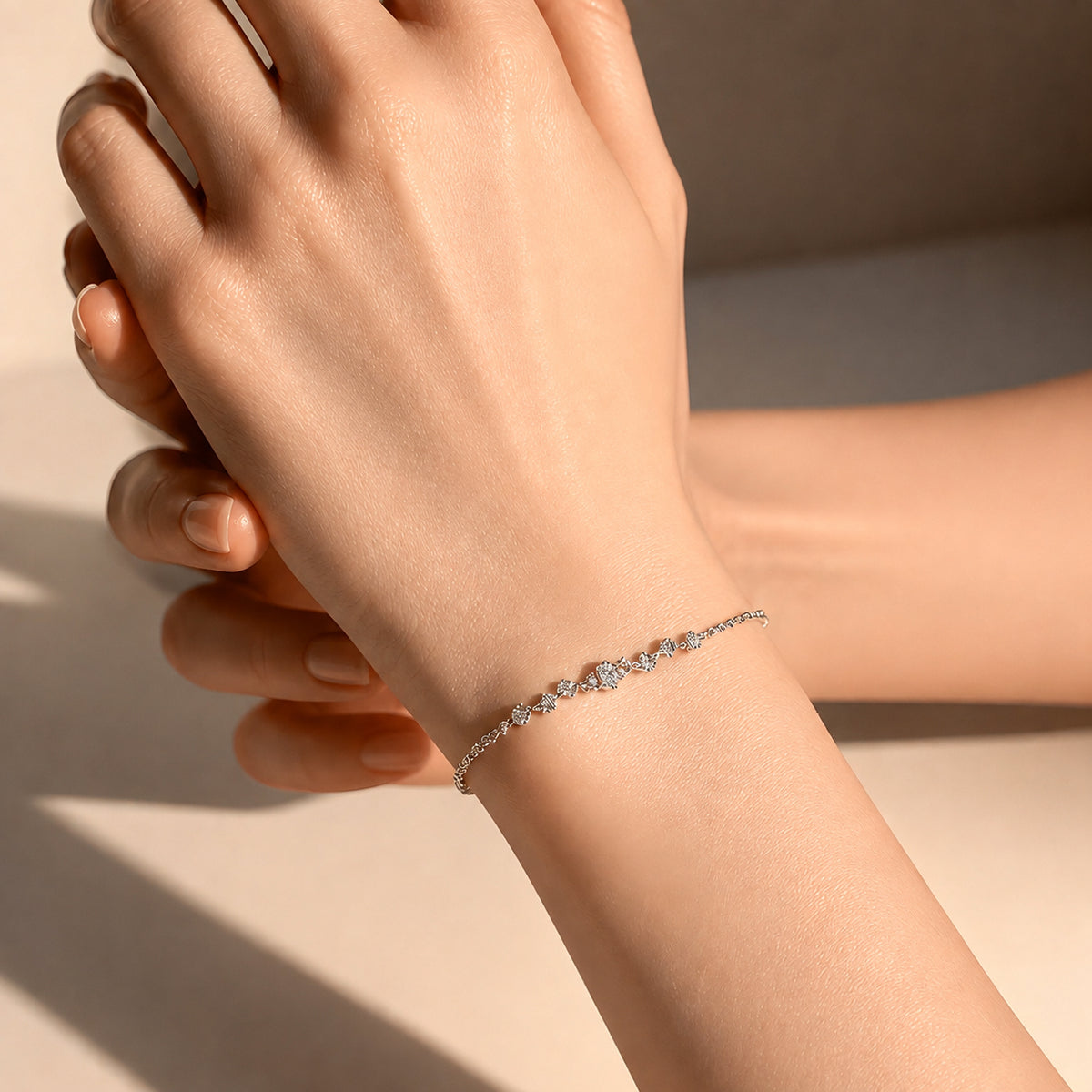 CRYSTAL CLUSTER CHARM CHAIN BRACELET