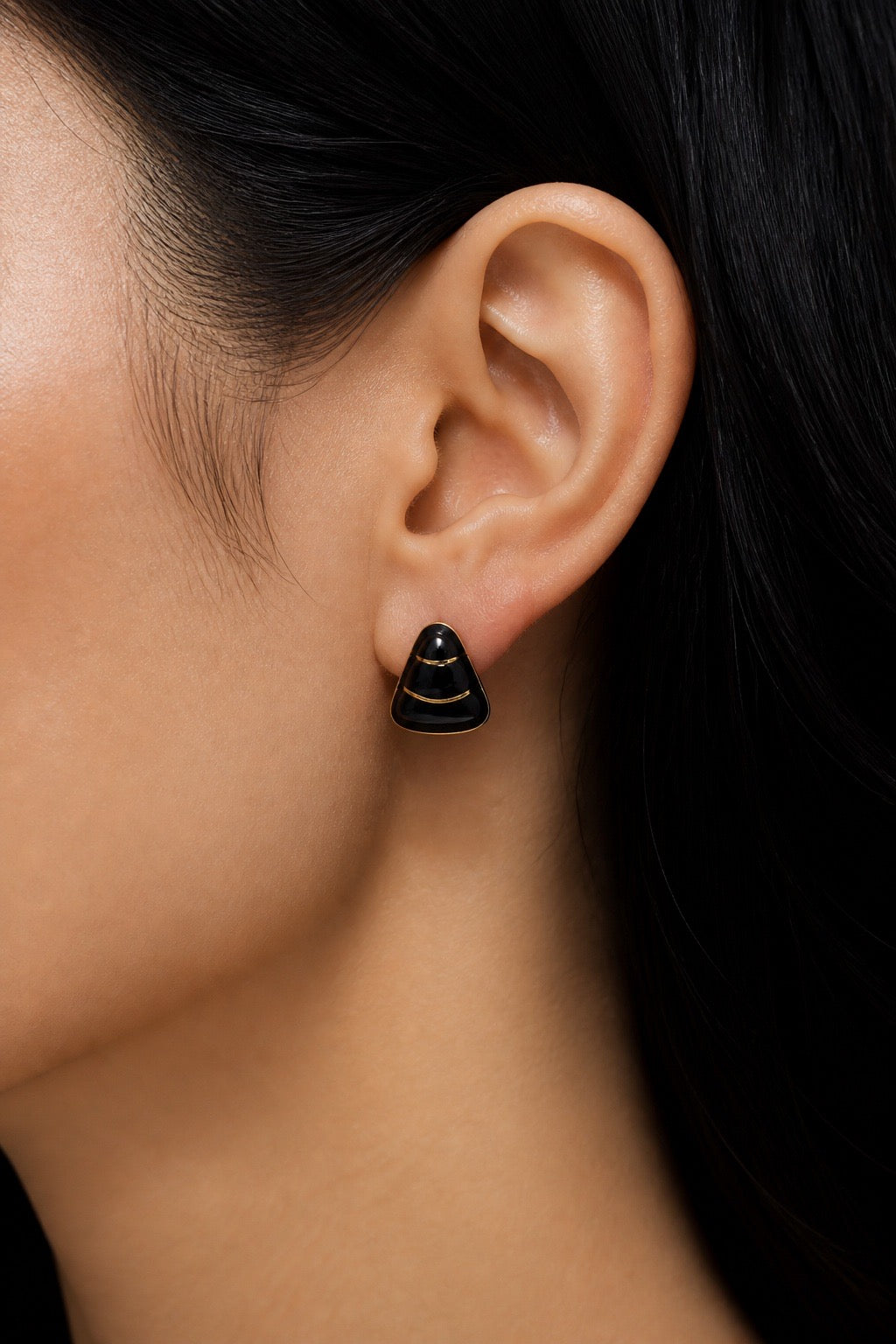 GEO TRIANGLE GOLD STRIPE STUD EARRINGS
