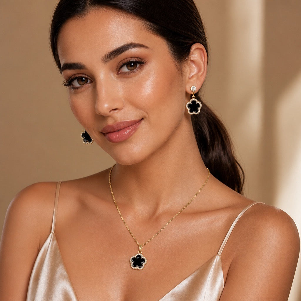 NOIR CLOVER NECKLACE SET