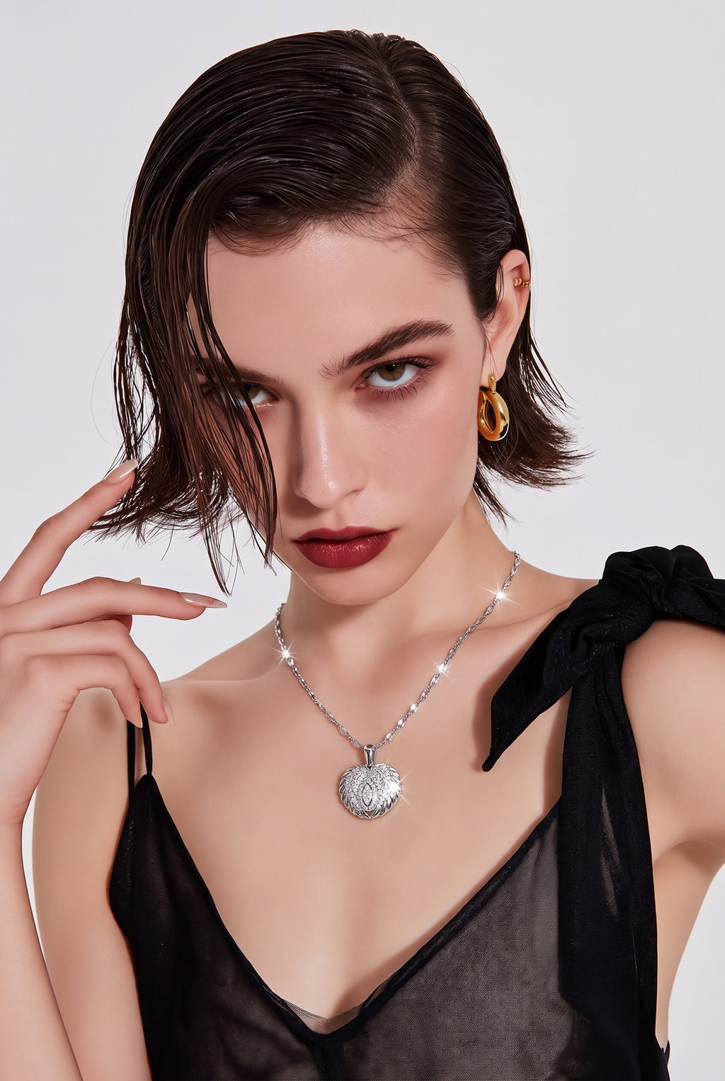 CRYSTAL CROWN HEART PENDANT NECKLACE