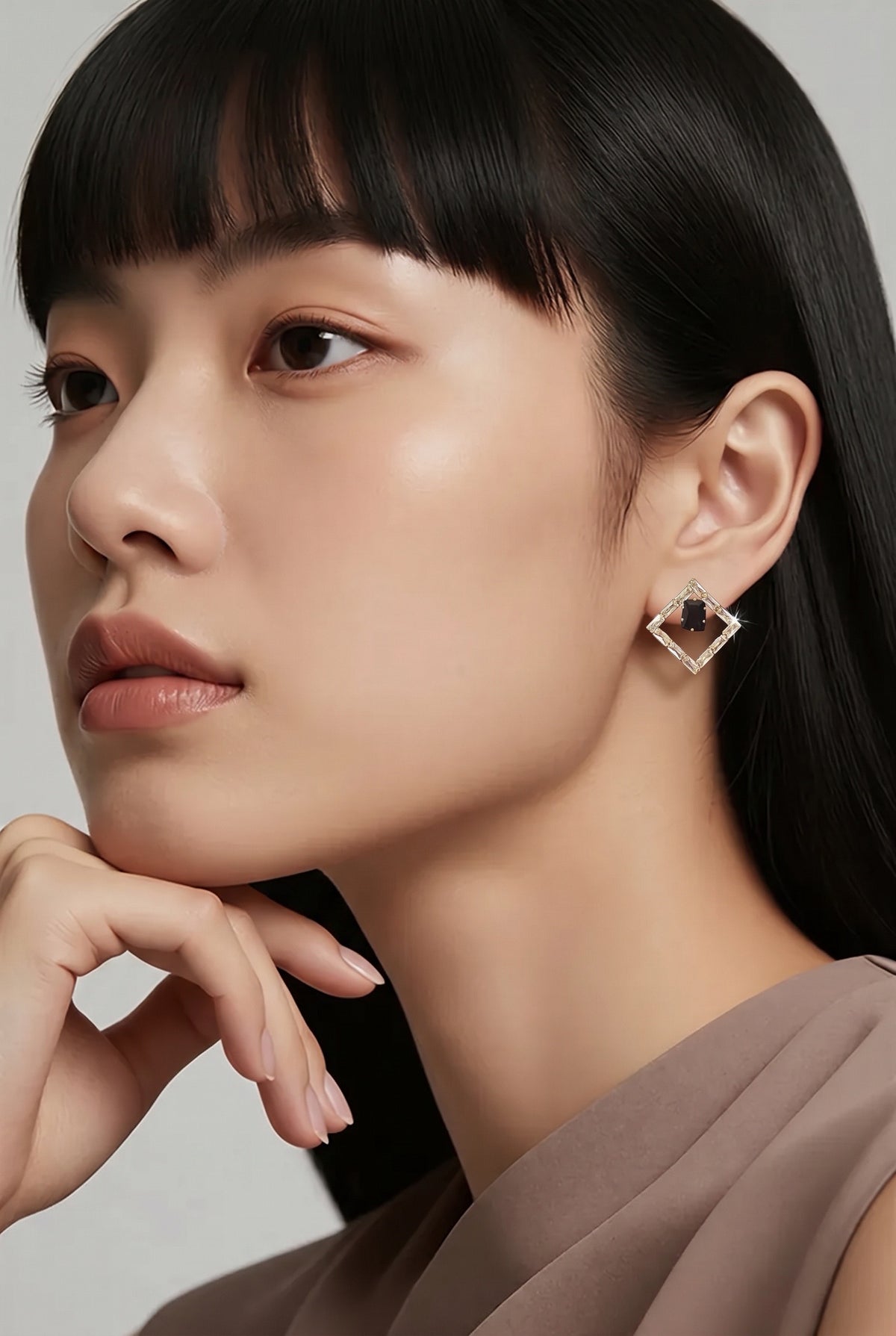 DIAMOND FRAME STUD EARRINGS