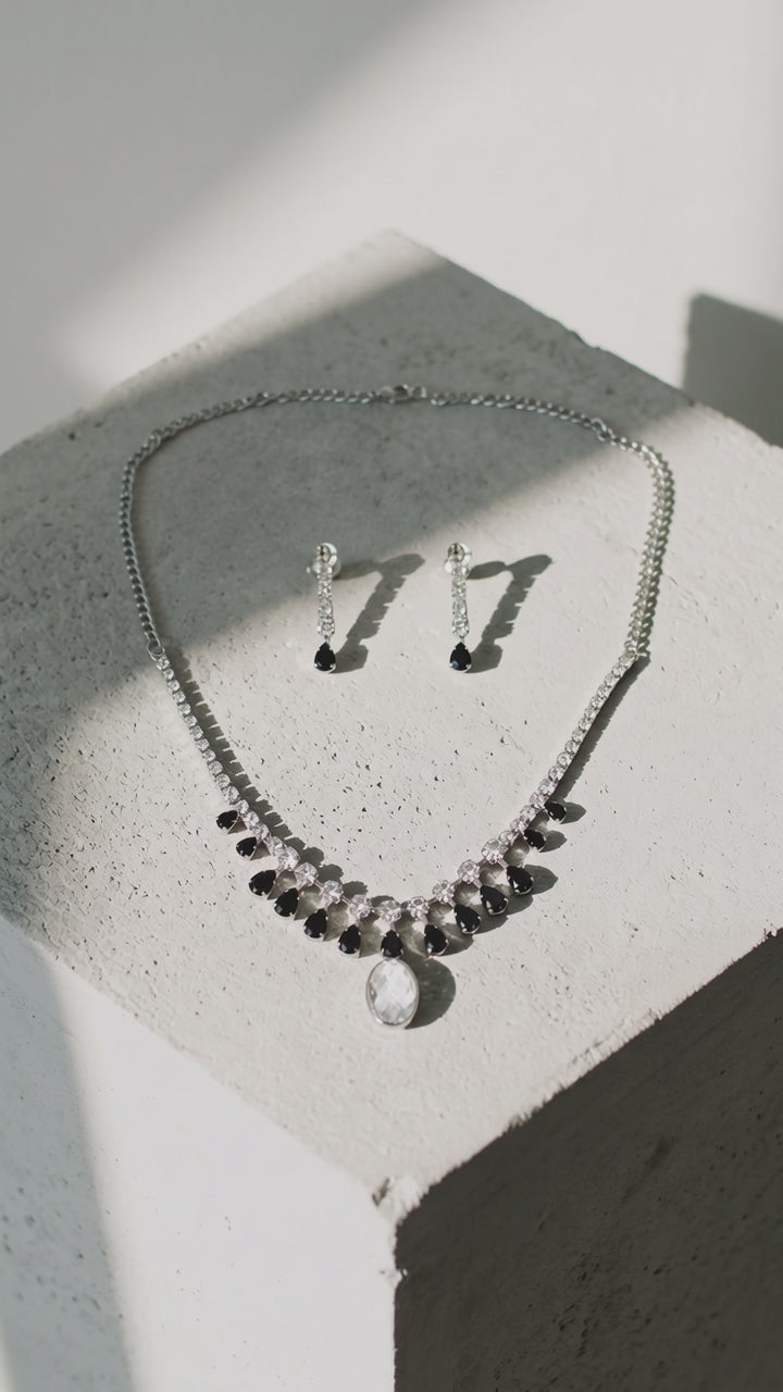 ONYX CRYSTAL FRINGE TEARDROP NECKLACE SET
